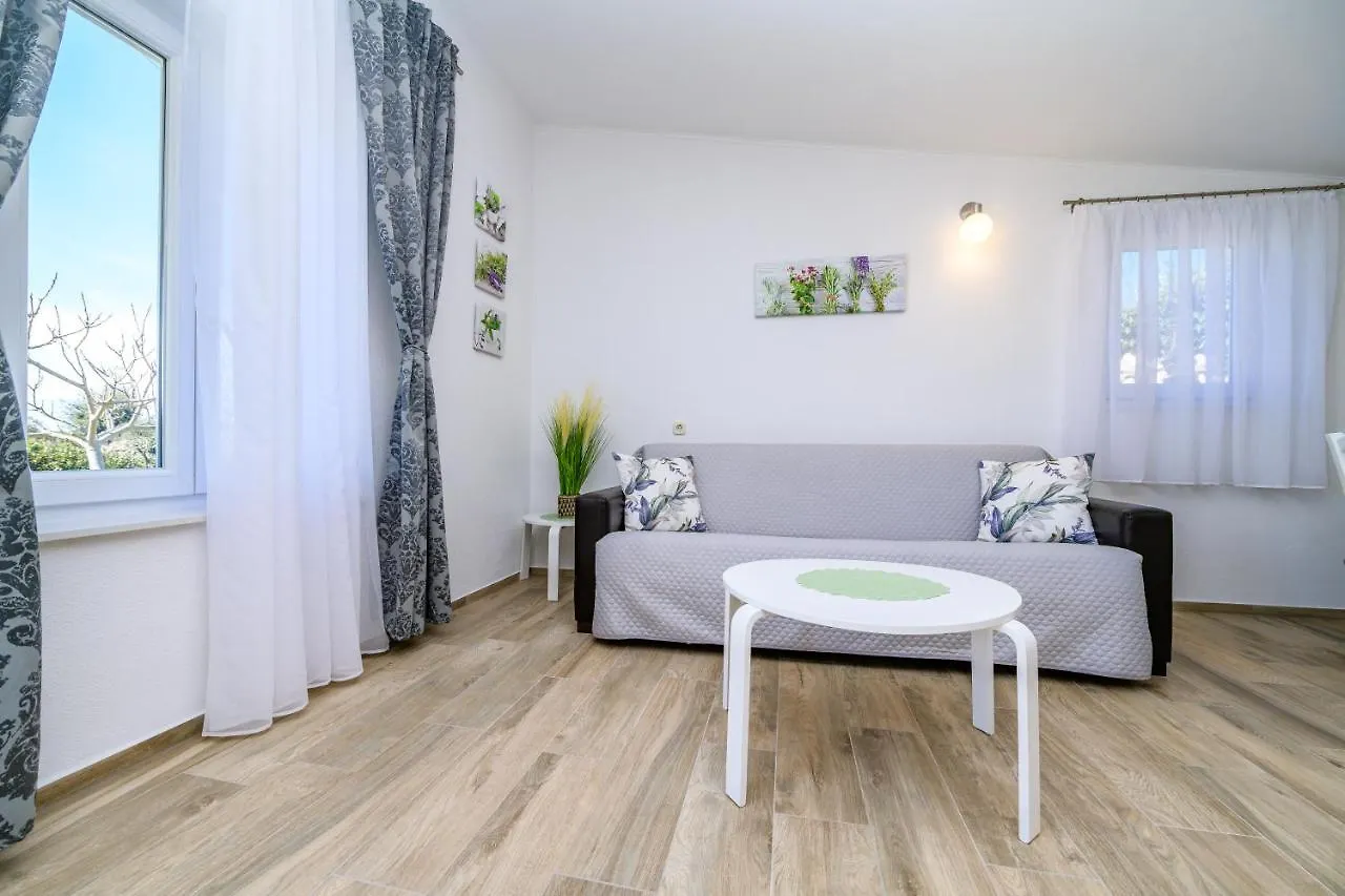 Apartment Krcina Holiday Home Cres