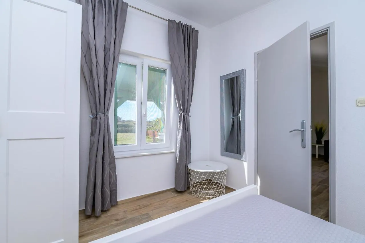 Krcina Holiday Home Cres Apartment